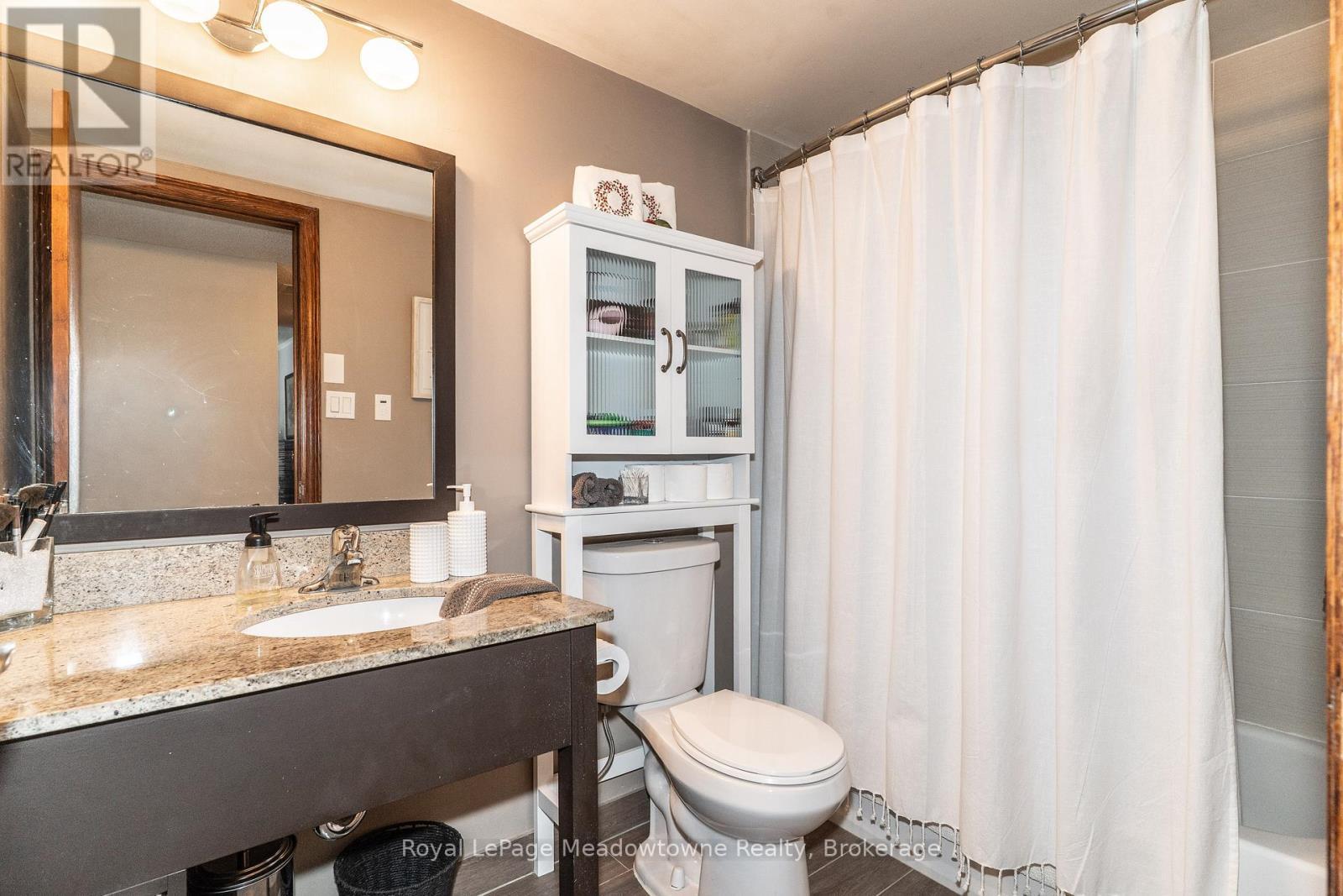 












301 - 34 DEERHURST GREENS ROAD

,
Huntsville (Chaffey),




Ontario
P1H1A9

