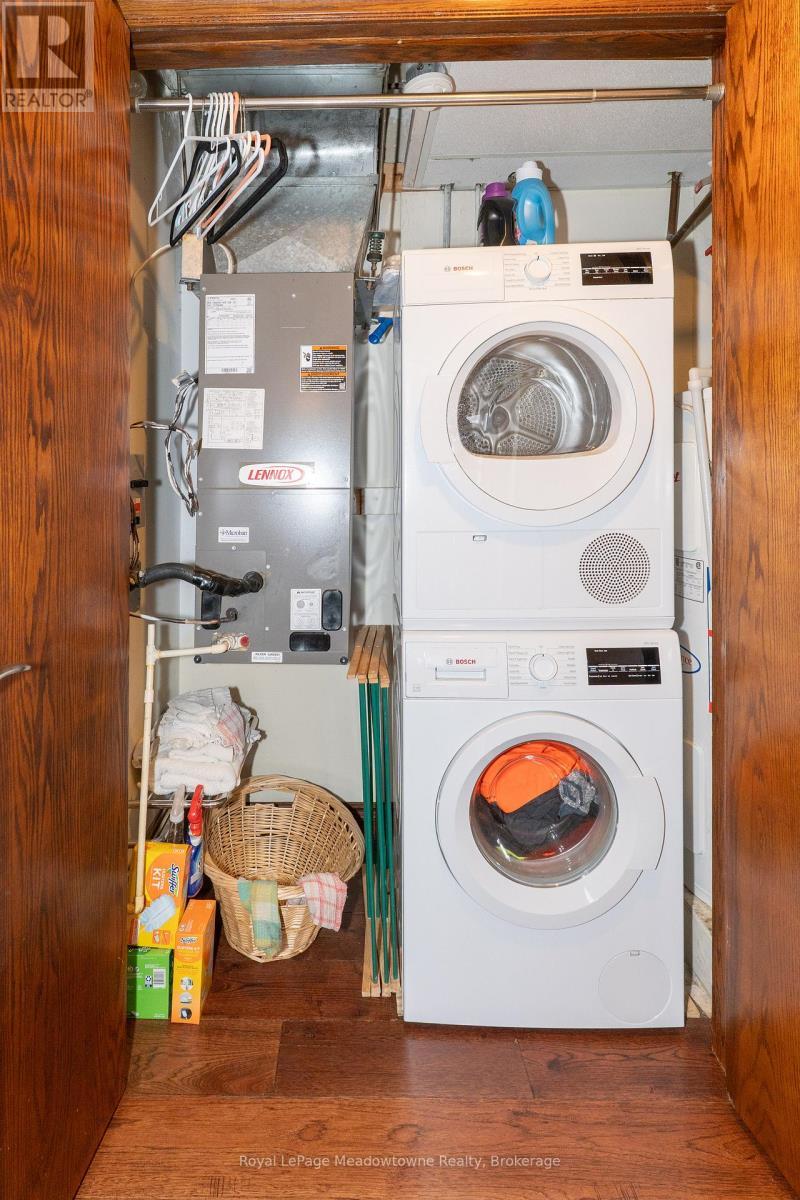 












301 - 34 DEERHURST GREENS ROAD

,
Huntsville (Chaffey),




Ontario
P1H1A9

