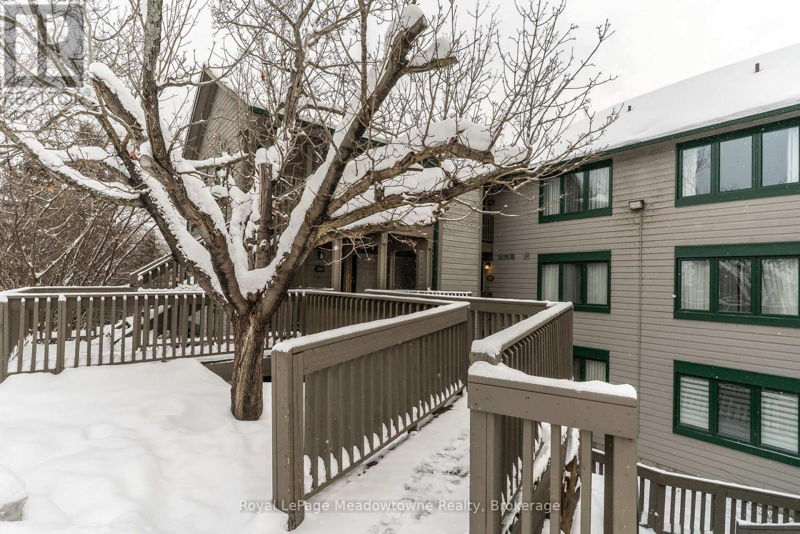 












301 - 34 DEERHURST GREENS ROAD

,
Huntsville (Chaffey),




Ontario
P1H1A9

