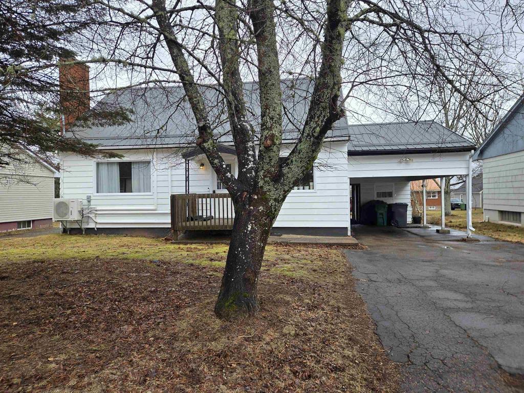 












95 Higgins St

,
Truro,




NS
B2N 2L6

