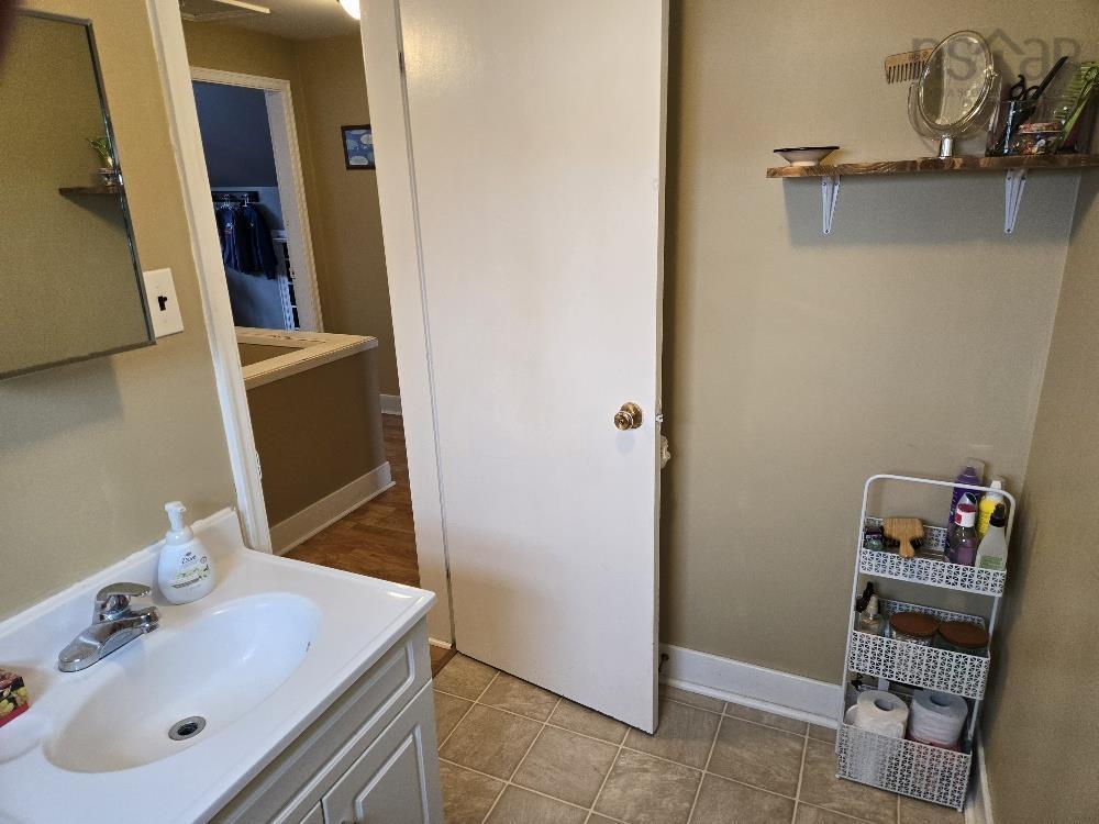 












95 Higgins St

,
Truro,




NS
B2N 2L6

