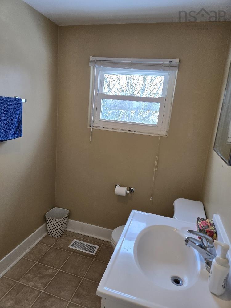 












95 Higgins St

,
Truro,




NS
B2N 2L6

