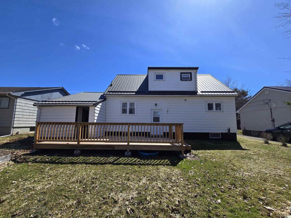 












95 Higgins St

,
Truro,




NS
B2N 2L6

