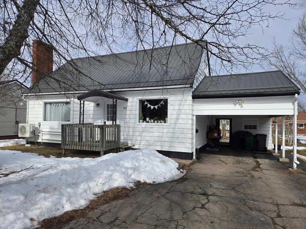 












95 Higgins St

,
Truro,




NS
B2N 2L6

