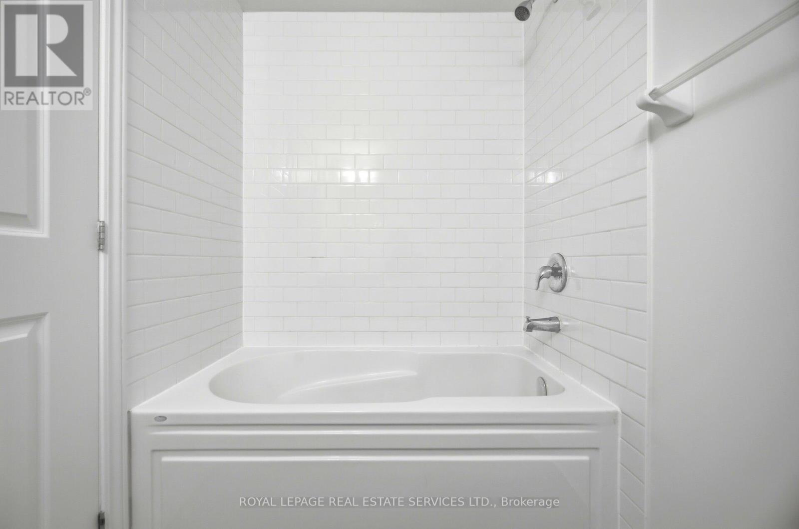 












602 - 23 GLEBE ROAD W

,
Toronto,




Ontario
M5P0A1

