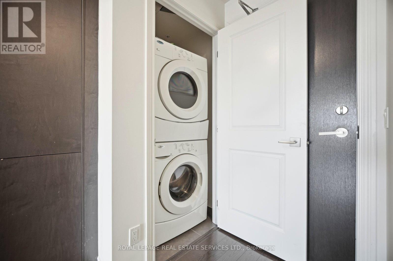 












602 - 23 GLEBE ROAD W

,
Toronto,




Ontario
M5P0A1

