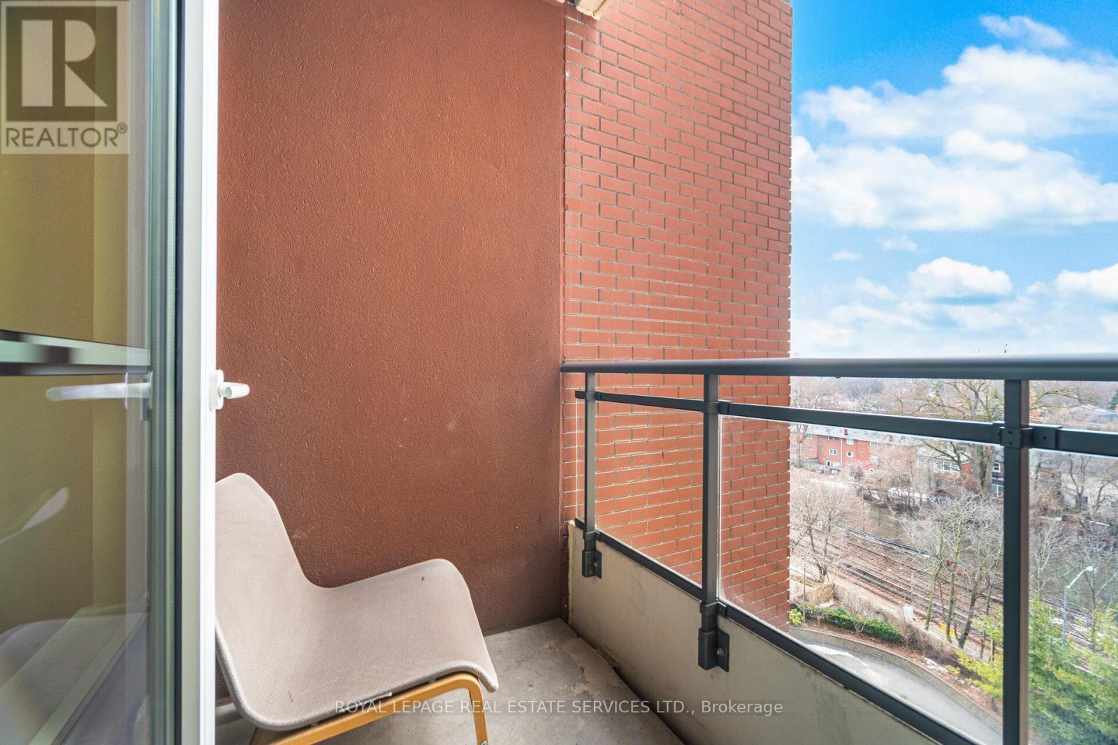 












602 - 23 GLEBE ROAD W

,
Toronto,




Ontario
M5P0A1

