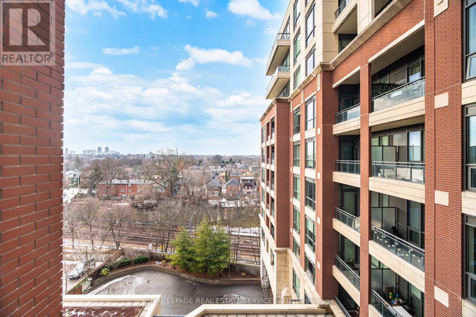 












602 - 23 GLEBE ROAD W

,
Toronto,




Ontario
M5P0A1

