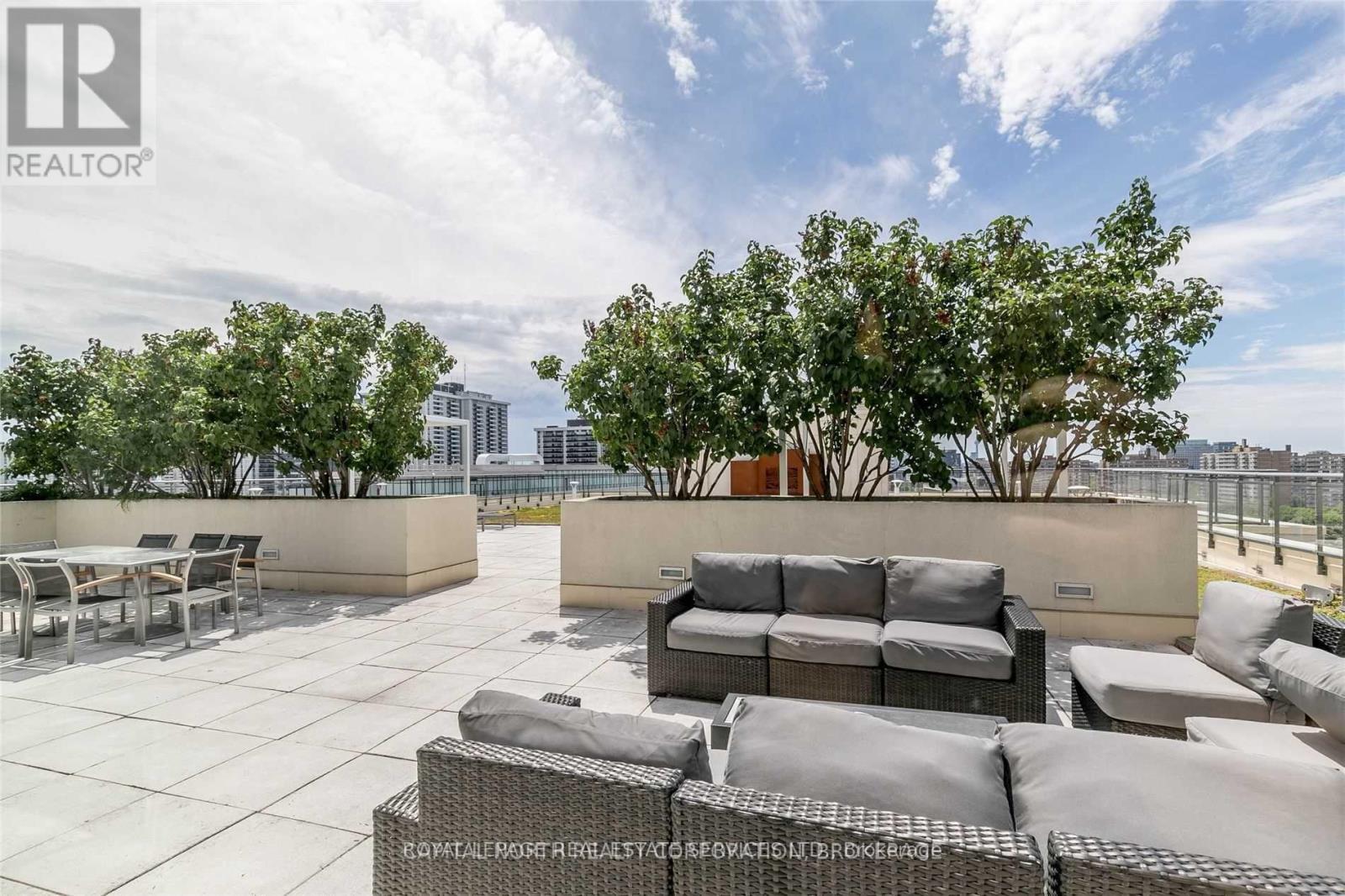 












602 - 23 GLEBE ROAD W

,
Toronto,




Ontario
M5P0A1

