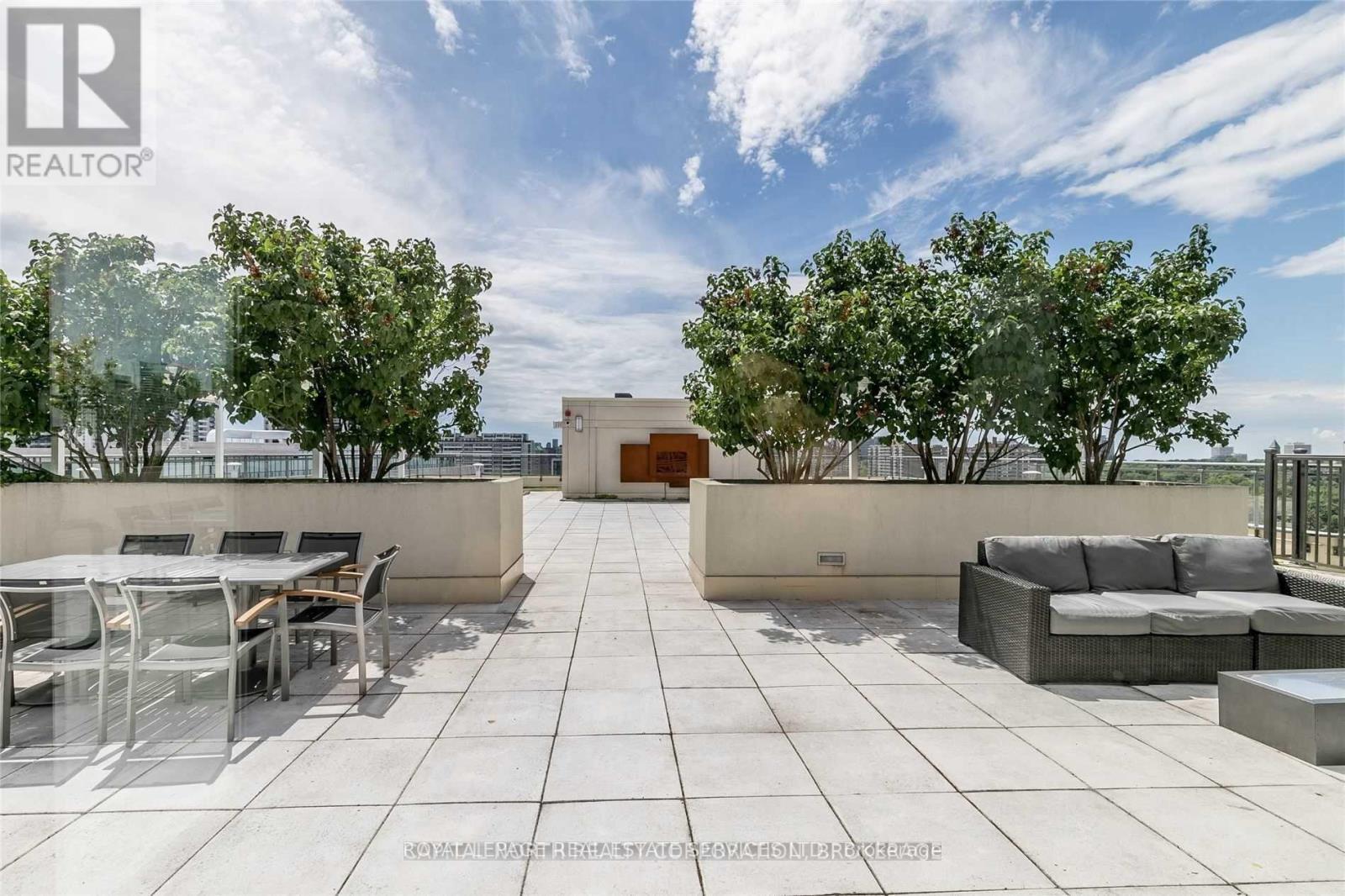 












602 - 23 GLEBE ROAD W

,
Toronto,




Ontario
M5P0A1

