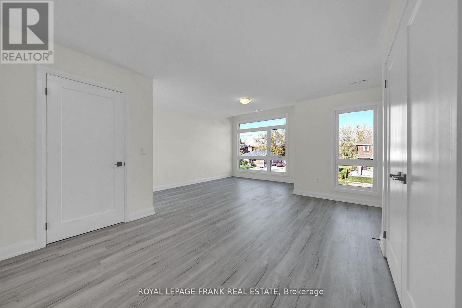 












327 ANDERSON AVENUE

,
Oshawa (McLaughlin),




Ontario
L1J2N8

