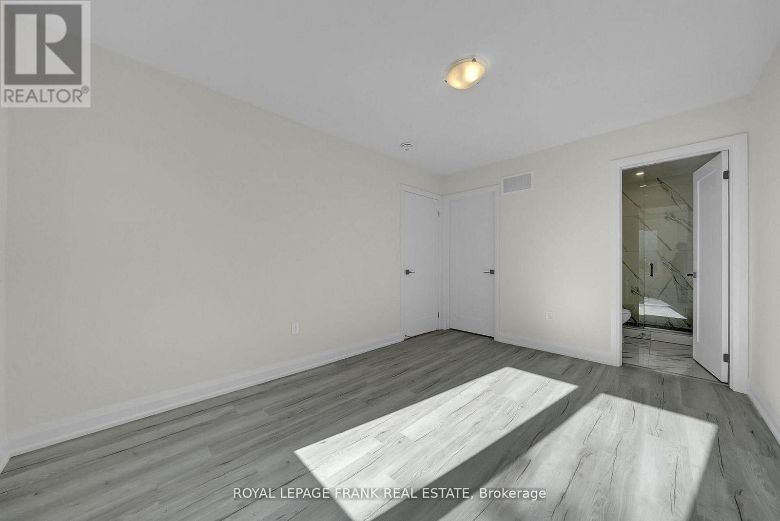 












327 ANDERSON AVENUE

,
Oshawa (McLaughlin),




Ontario
L1J2N8

