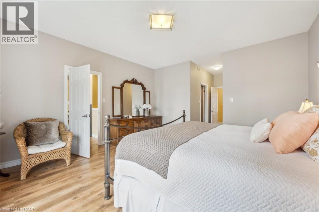 












23 MOUNT ROYAL Place

,
Cambridge,




Ontario
N1S5B1

