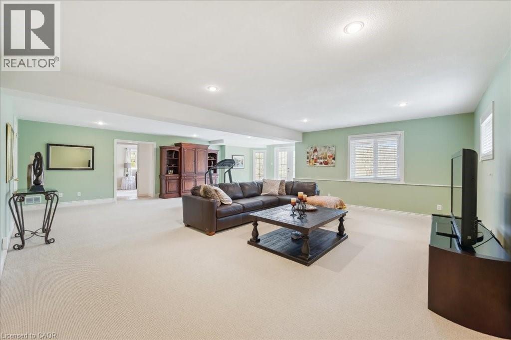 












23 MOUNT ROYAL Place

,
Cambridge,




Ontario
N1S5B1

