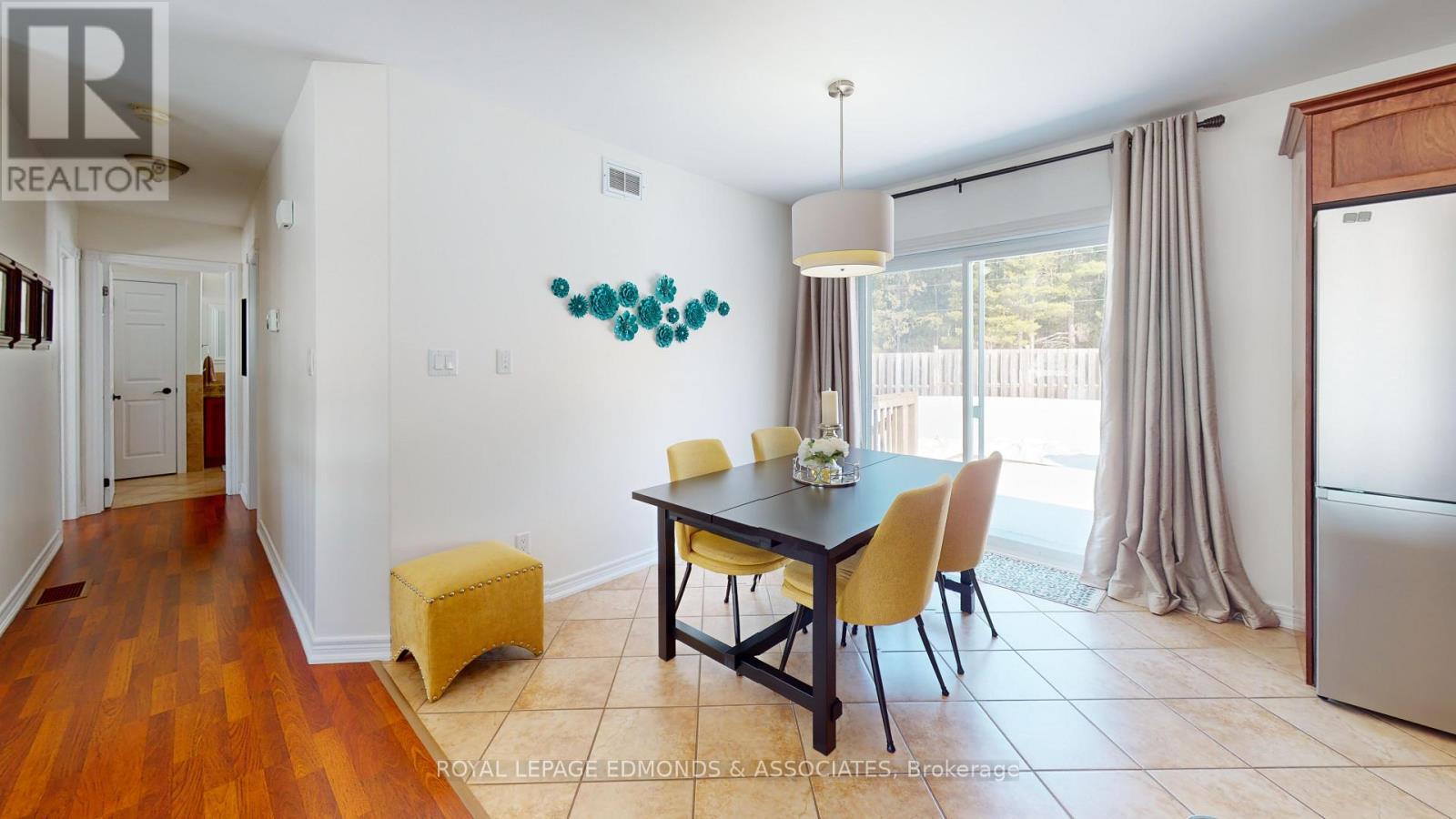 












2001 SANDSTONE CRESCENT

,
Petawawa,




Ontario
K8H0B2

