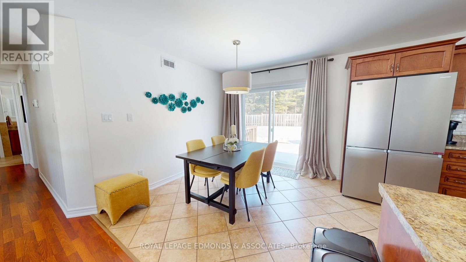 












2001 SANDSTONE CRESCENT

,
Petawawa,




Ontario
K8H0B2

