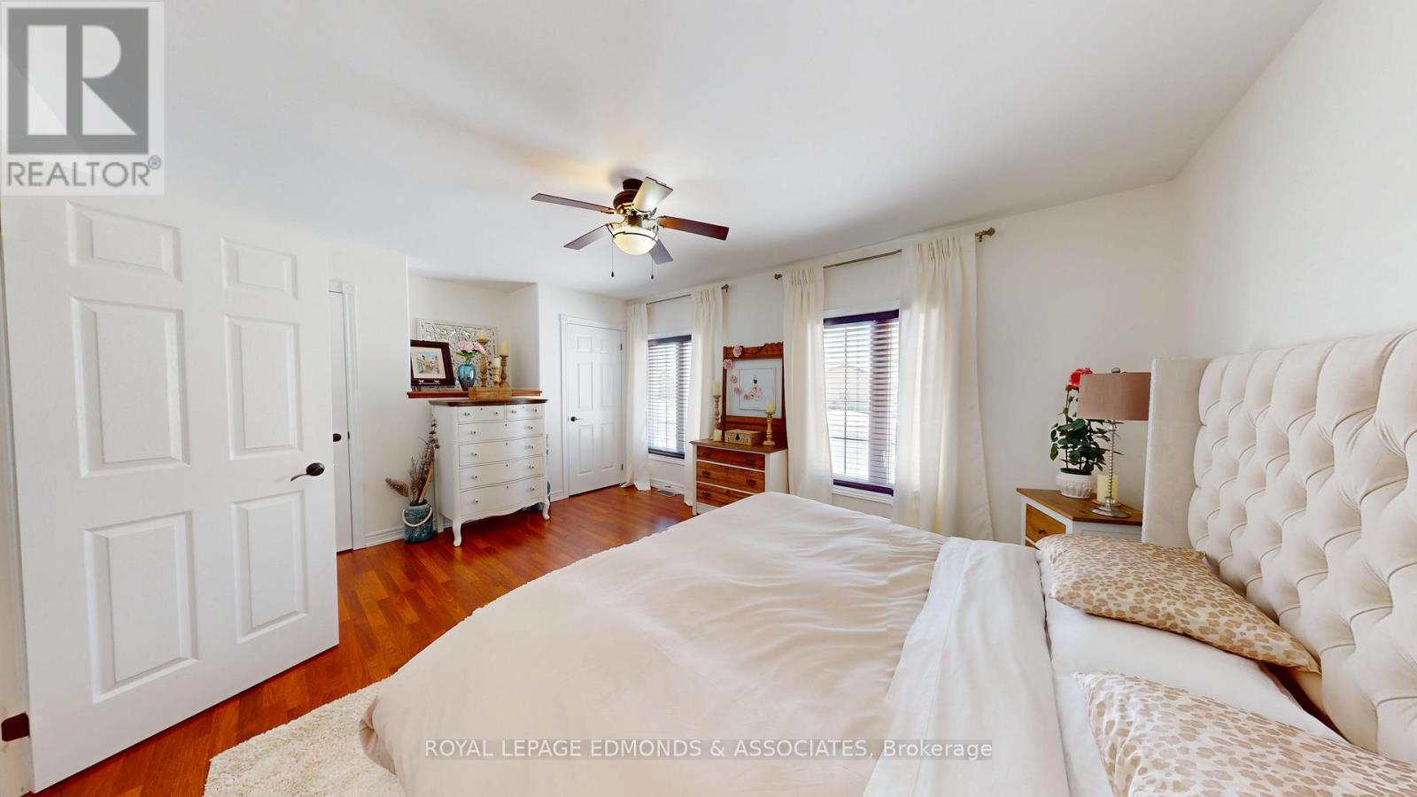 












2001 SANDSTONE CRESCENT

,
Petawawa,




Ontario
K8H0B2

