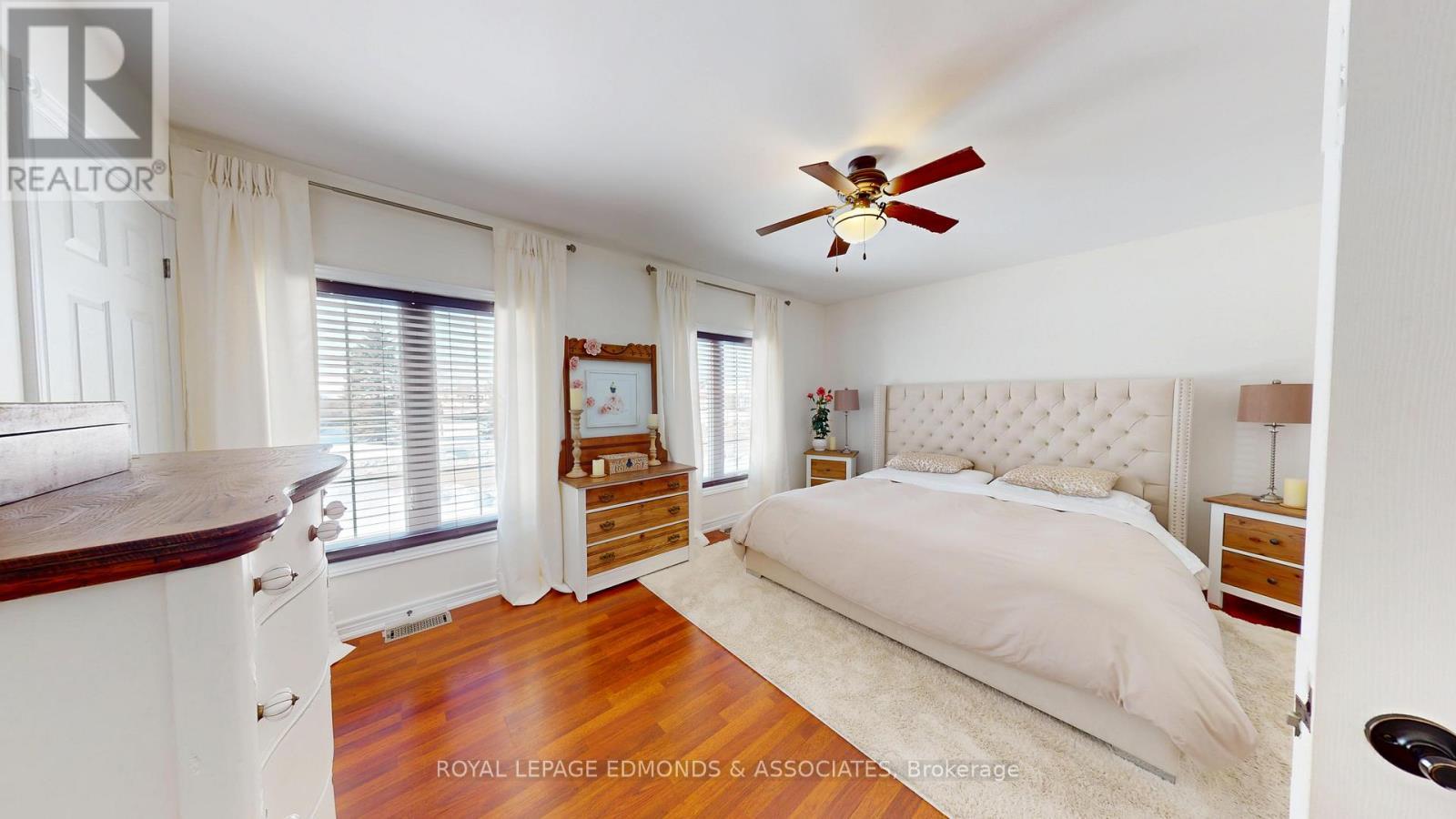 












2001 SANDSTONE CRESCENT

,
Petawawa,




Ontario
K8H0B2

