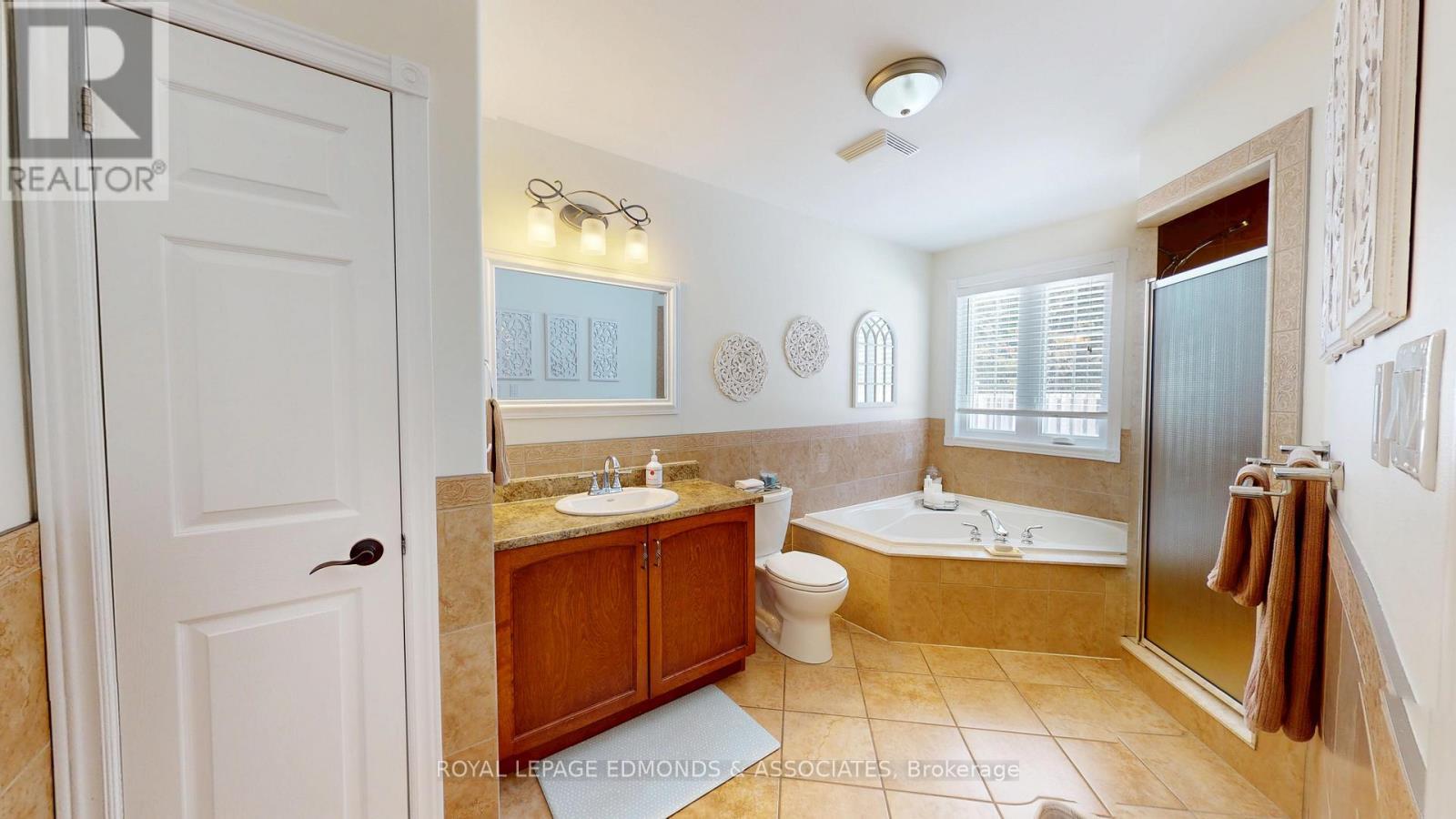 












2001 SANDSTONE CRESCENT

,
Petawawa,




Ontario
K8H0B2

