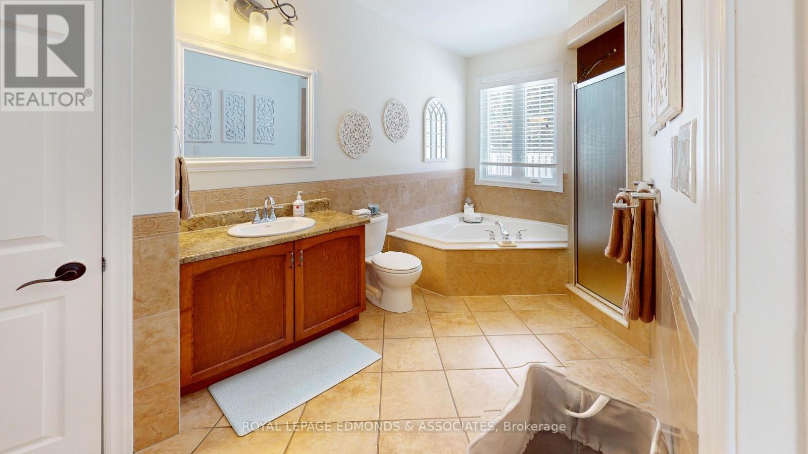 












2001 SANDSTONE CRESCENT

,
Petawawa,




Ontario
K8H0B2

