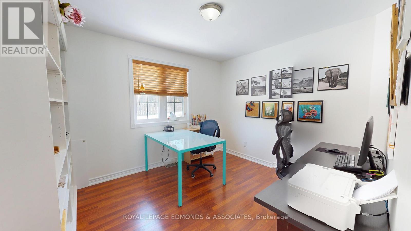 












2001 SANDSTONE CRESCENT

,
Petawawa,




Ontario
K8H0B2

