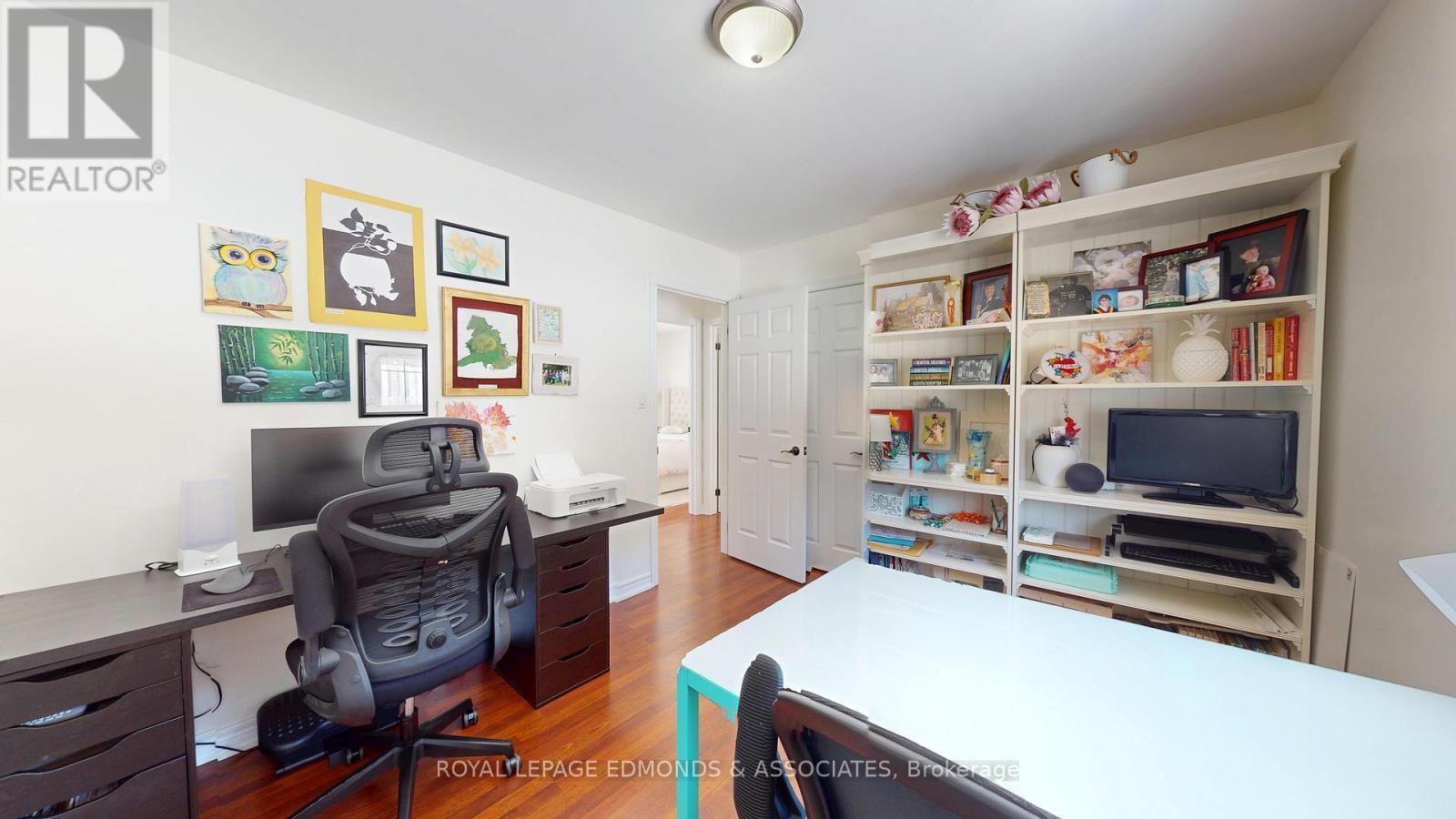 












2001 SANDSTONE CRESCENT

,
Petawawa,




Ontario
K8H0B2

