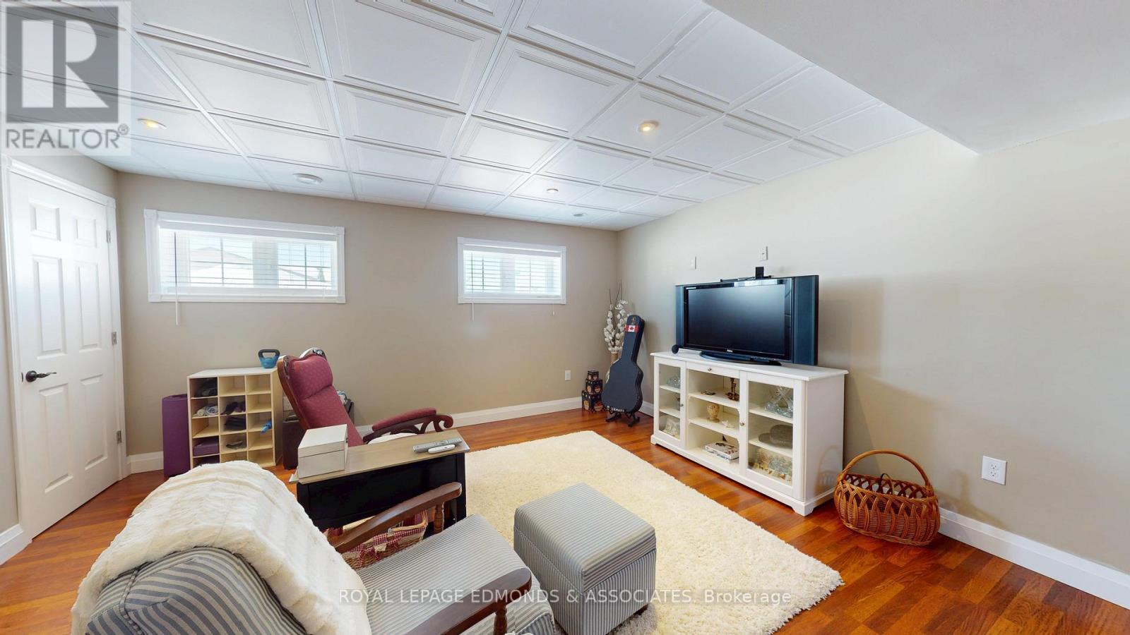 












2001 SANDSTONE CRESCENT

,
Petawawa,




Ontario
K8H0B2

