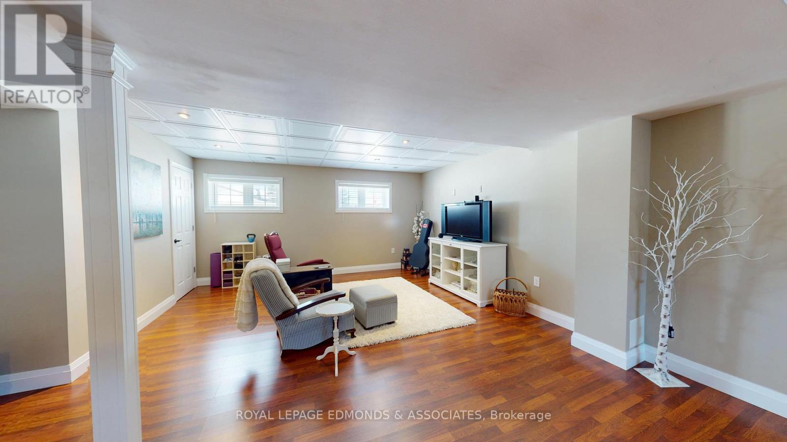 












2001 SANDSTONE CRESCENT

,
Petawawa,




Ontario
K8H0B2

