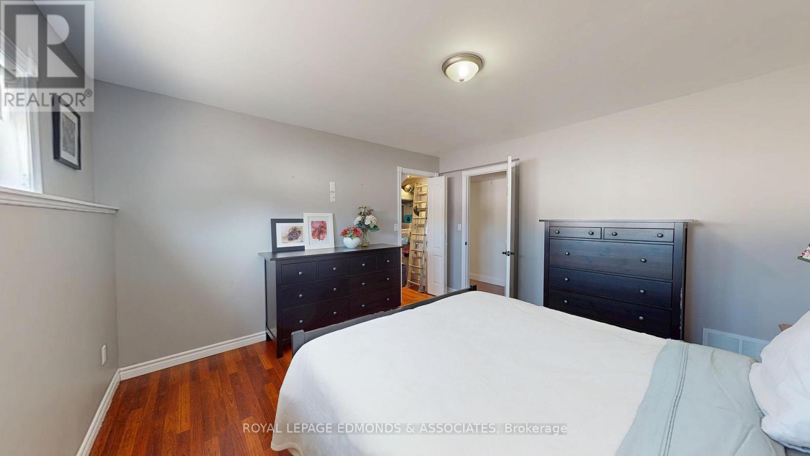 












2001 SANDSTONE CRESCENT

,
Petawawa,




Ontario
K8H0B2

