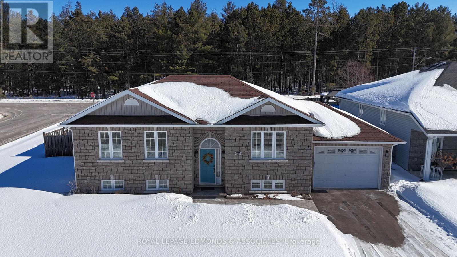 












2001 SANDSTONE CRESCENT

,
Petawawa,




Ontario
K8H0B2

