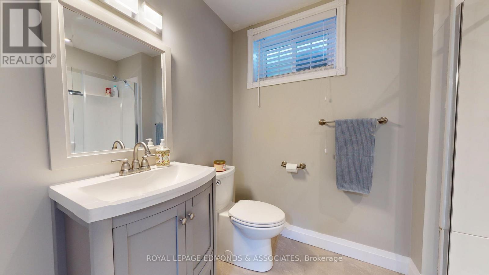 












2001 SANDSTONE CRESCENT

,
Petawawa,




Ontario
K8H0B2

