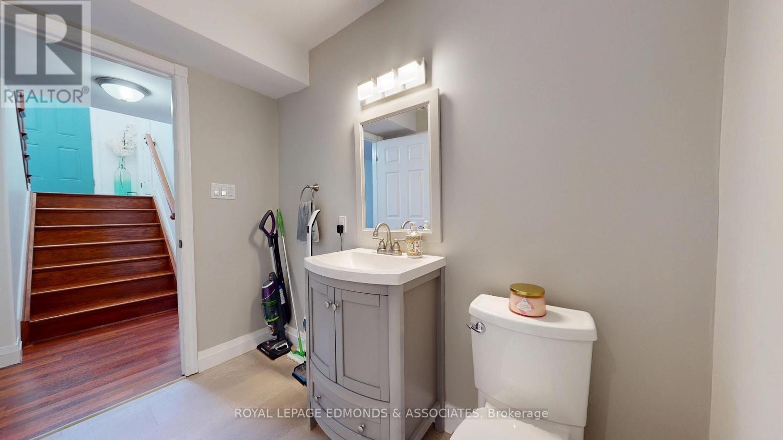 












2001 SANDSTONE CRESCENT

,
Petawawa,




Ontario
K8H0B2

