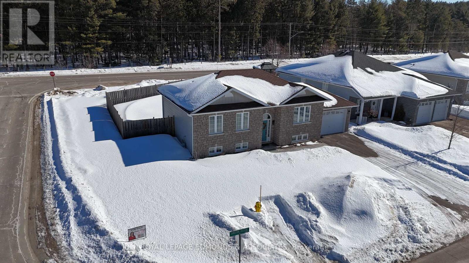 












2001 SANDSTONE CRESCENT

,
Petawawa,




Ontario
K8H0B2

