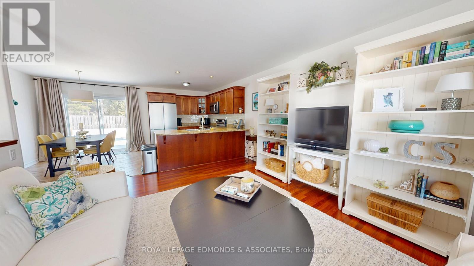 












2001 SANDSTONE CRESCENT

,
Petawawa,




Ontario
K8H0B2

