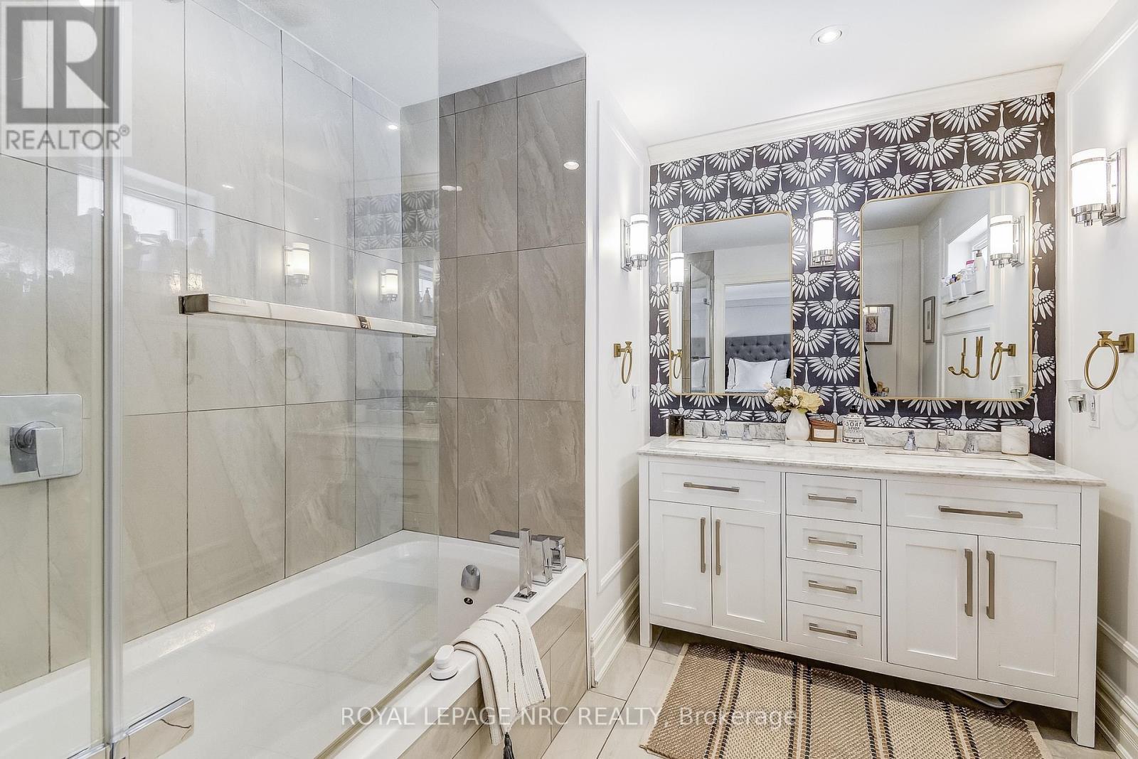 












764 GREEN STREET

,
Niagara-on-the-Lake (Town),




Ontario
L0S1J0

