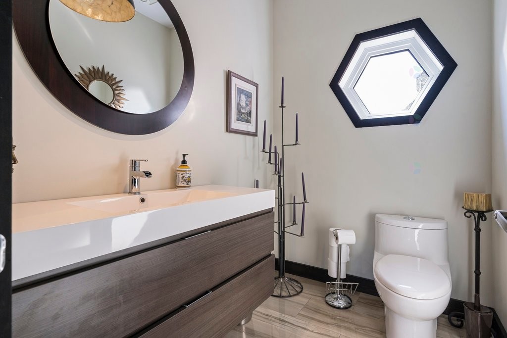 









24


Rue Hanson

,
Gatineau (Hull),




QC
J8Y3M5

