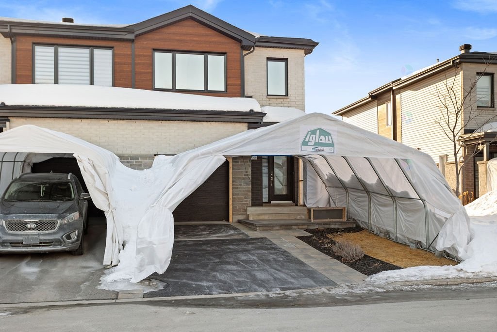 









1966


Rue Philippe-Dolbec

,
Laval (Sainte-Rose),




QC
H7L0J6

