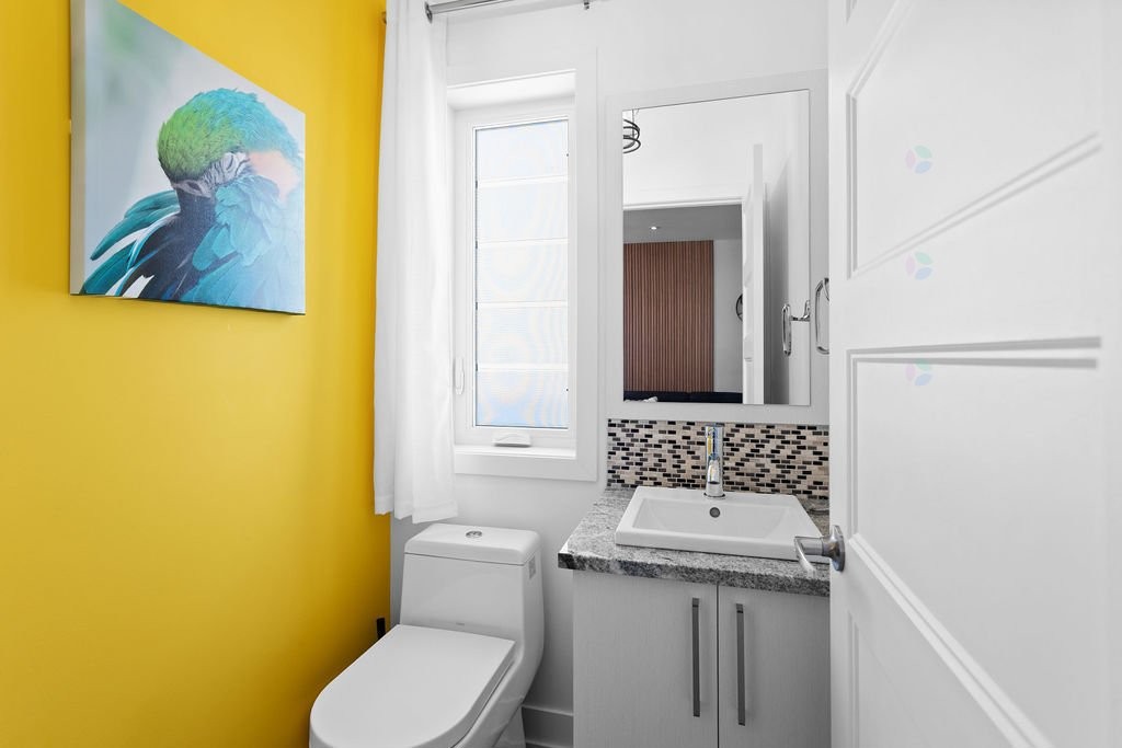 









1966


Rue Philippe-Dolbec

,
Laval (Sainte-Rose),




QC
H7L0J6

