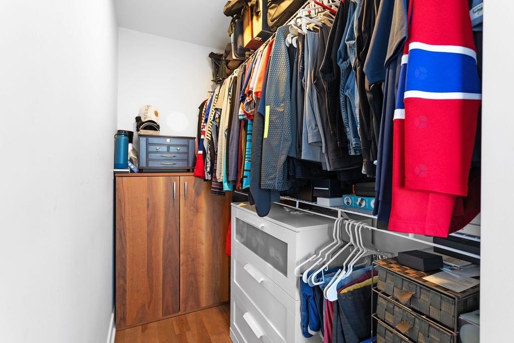 









1966


Rue Philippe-Dolbec

,
Laval (Sainte-Rose),




QC
H7L0J6

