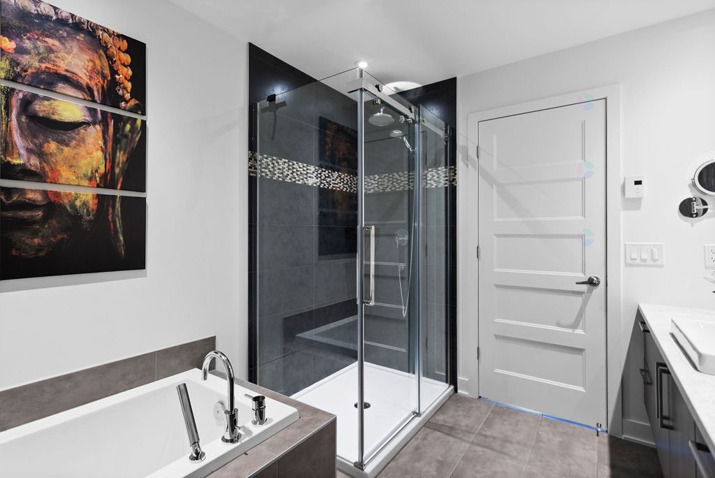 









1966


Rue Philippe-Dolbec

,
Laval (Sainte-Rose),




QC
H7L0J6

