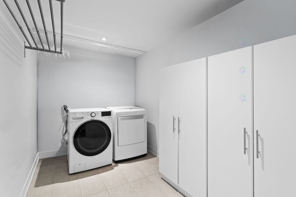 









1966


Rue Philippe-Dolbec

,
Laval (Sainte-Rose),




QC
H7L0J6

