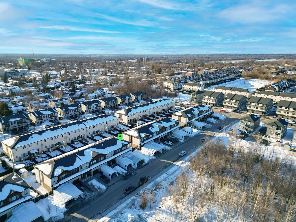 









1966


Rue Philippe-Dolbec

,
Laval (Sainte-Rose),




QC
H7L0J6

