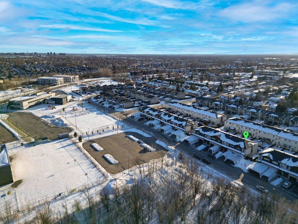 









1966


Rue Philippe-Dolbec

,
Laval (Sainte-Rose),




QC
H7L0J6

