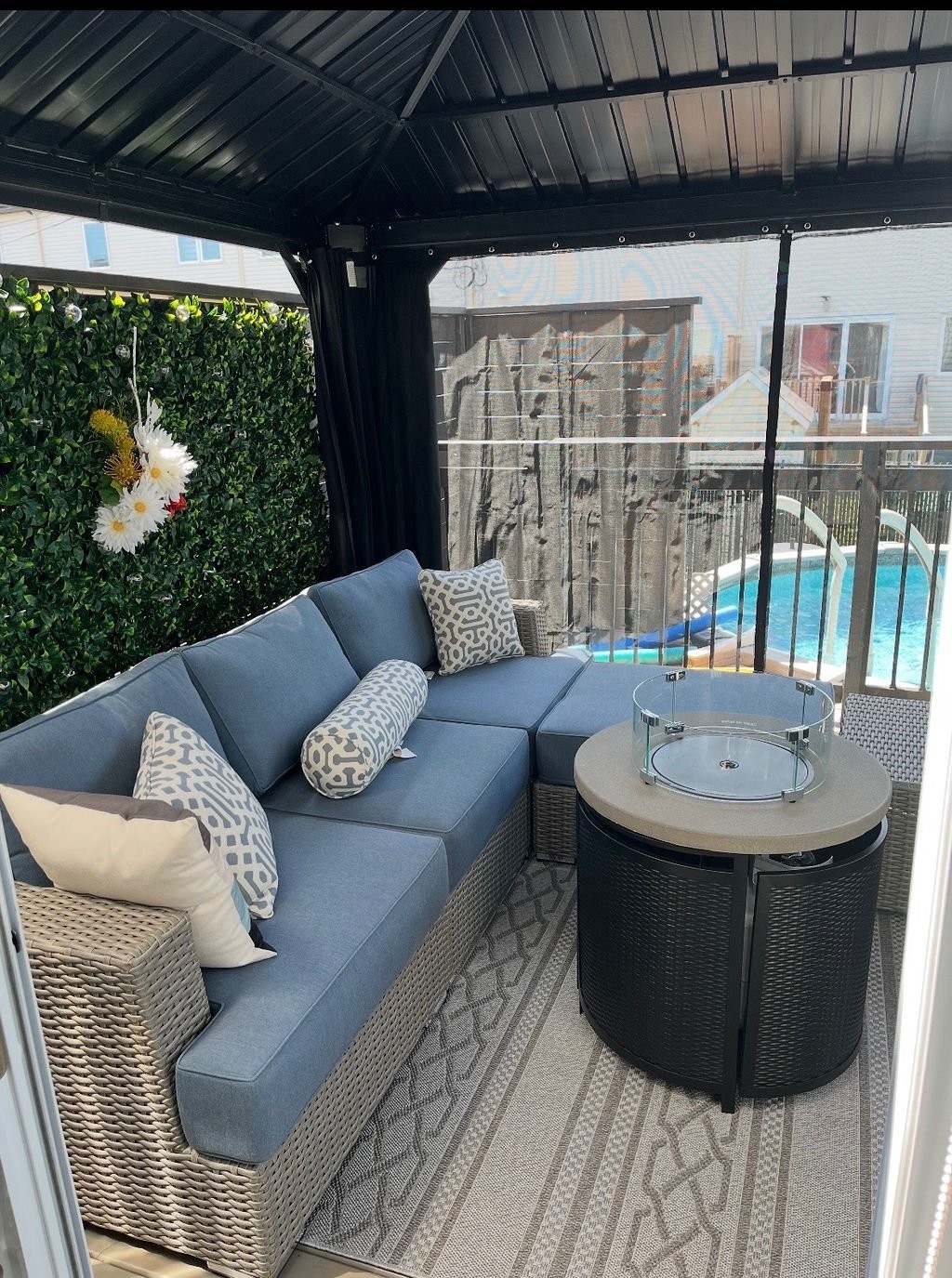 









1966


Rue Philippe-Dolbec

,
Laval (Sainte-Rose),




QC
H7L0J6

