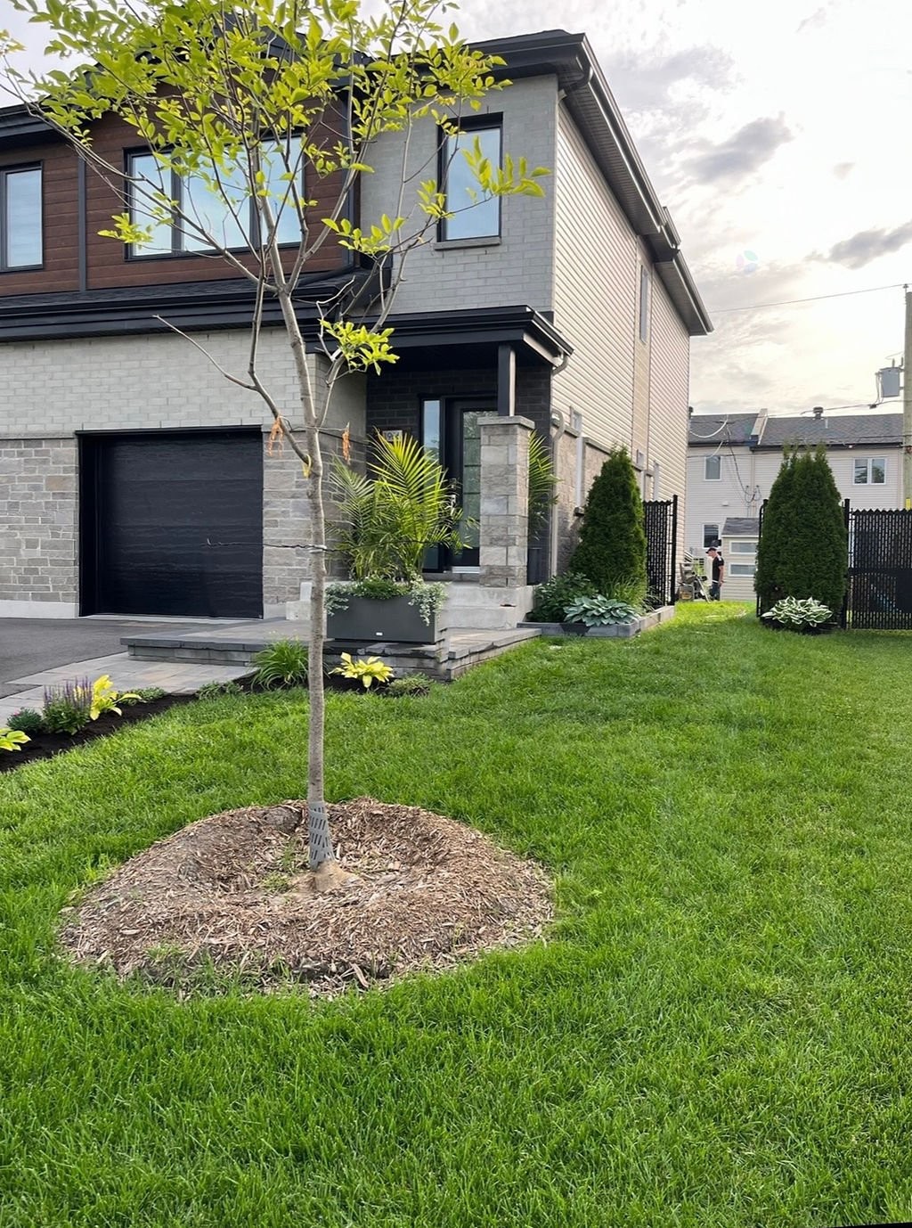 









1966


Rue Philippe-Dolbec

,
Laval (Sainte-Rose),




QC
H7L0J6

