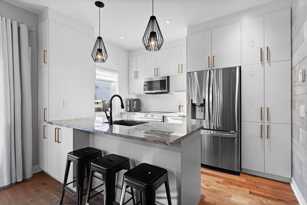 









1966


Rue Philippe-Dolbec

,
Laval (Sainte-Rose),




QC
H7L0J6

