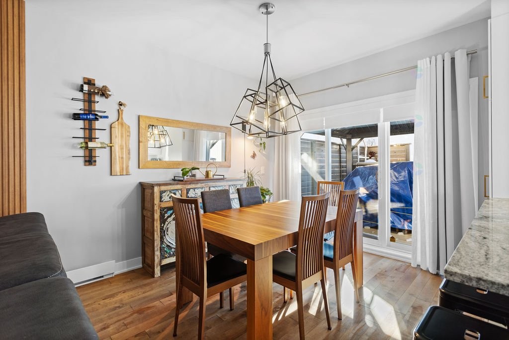 









1966


Rue Philippe-Dolbec

,
Laval (Sainte-Rose),




QC
H7L0J6

