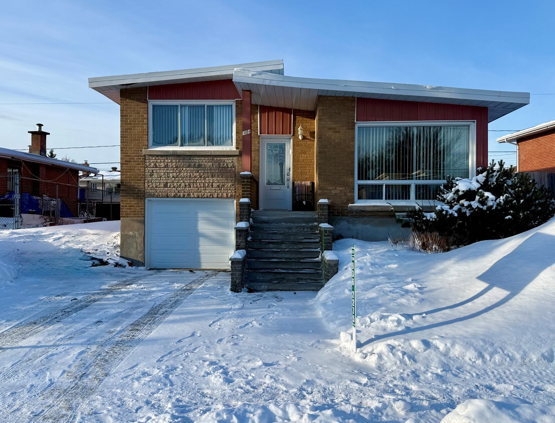 









1404


Boul. Élisabeth

,
Laval (Chomedey),




QC
H7W3J8

