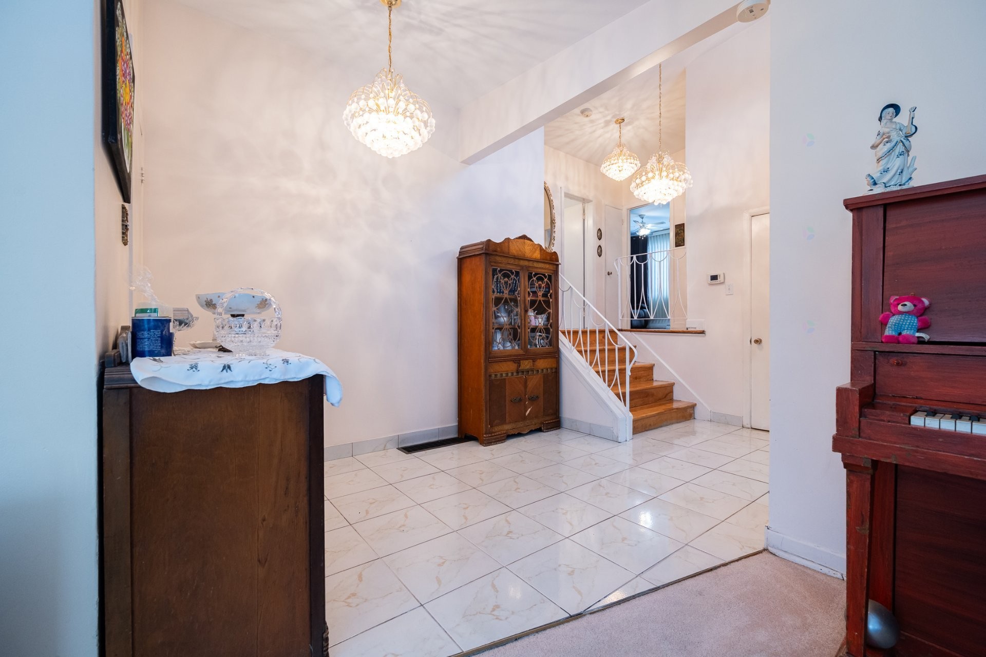 









1404


Boul. Élisabeth

,
Laval (Chomedey),




QC
H7W3J8

