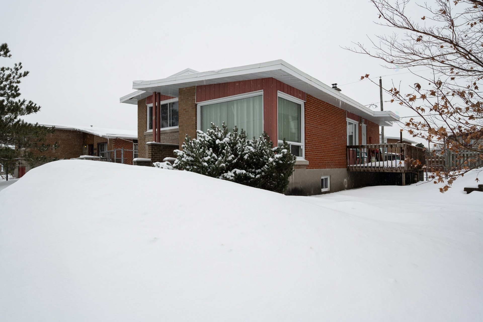 









1404


Boul. Élisabeth

,
Laval (Chomedey),




QC
H7W3J8

